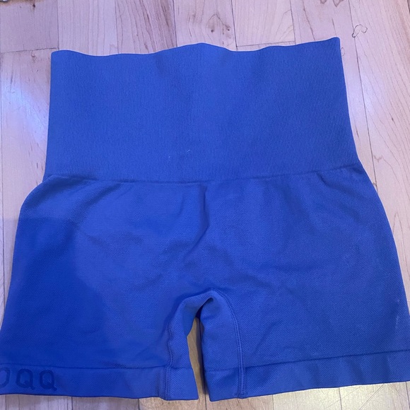 Bundle of 3 seamless scrunch butt gym shorts - Picture 9 of 10